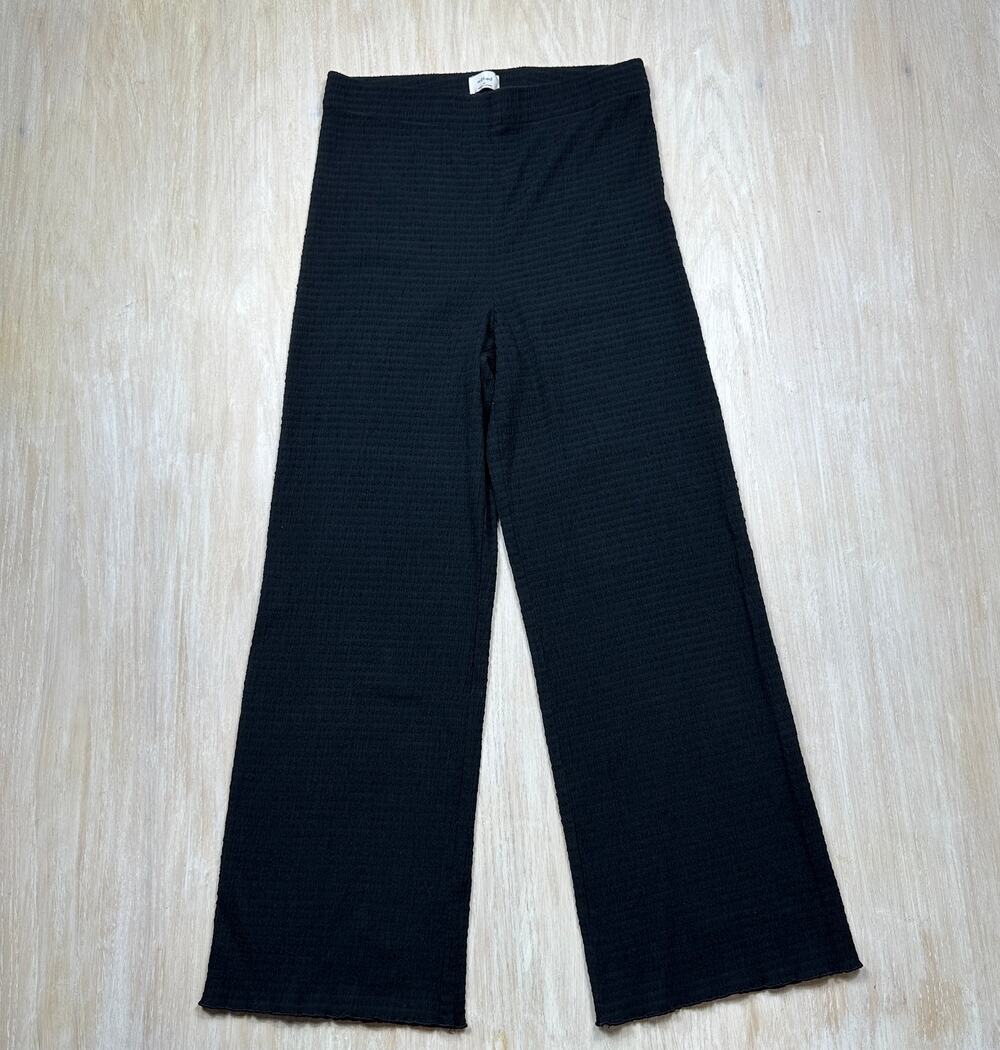 Wilfred Aritzia Black Textured Flare Pants Size M Pull On Stretch Wide Leg Y2K
